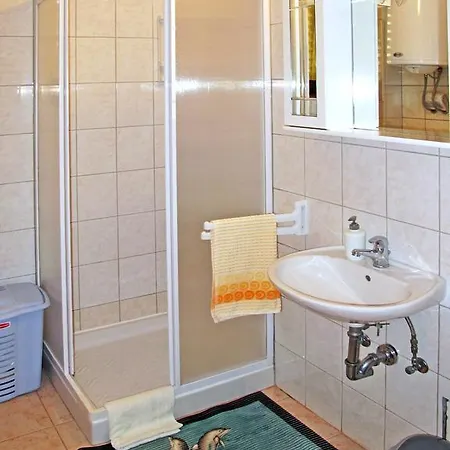 Haus Banko 408s بيروغ